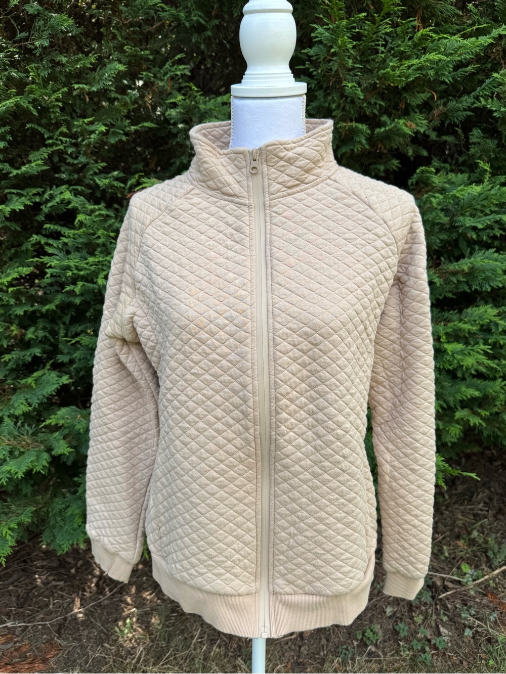 Senita Quilted Beige Zip Up Jacket | M | EUC | Zip Pockets | Cotton Blend